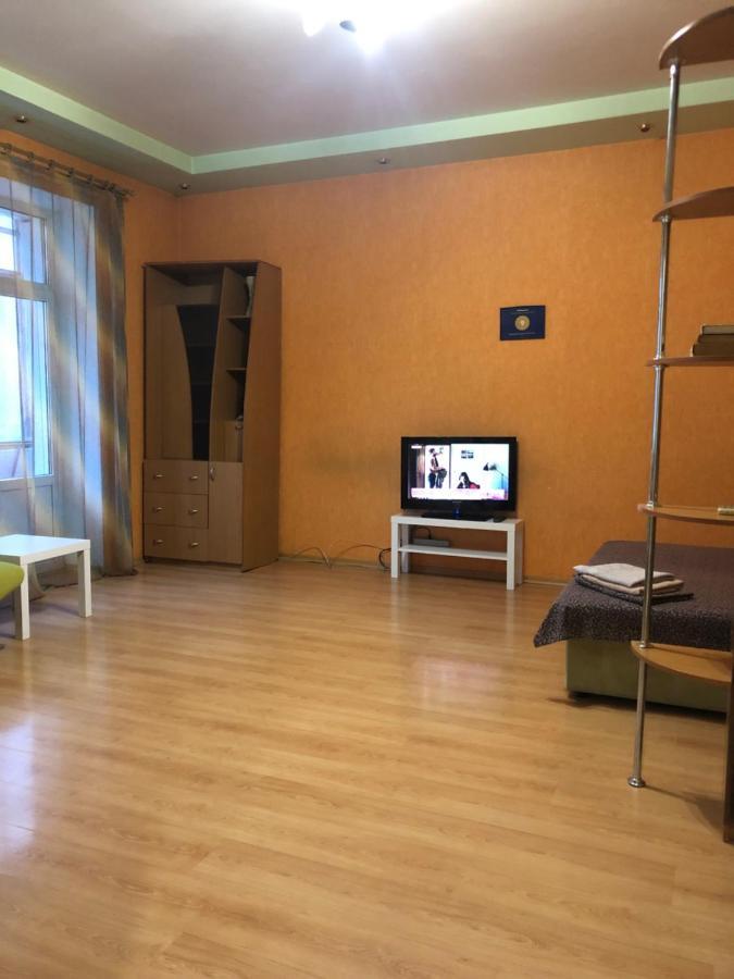 Квартира-Студия На Котляра Kharkiv Bagian luar foto
