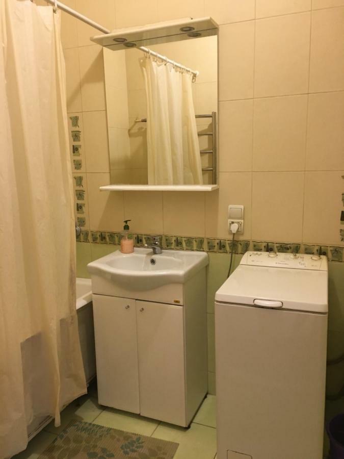 Квартира-Студия На Котляра Kharkiv Bagian luar foto
